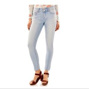 Wallflower Luscious curvy fit Size 7